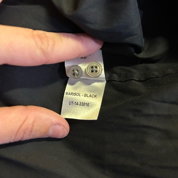 Untuckit Marisol Dressing Black, size 4. - Picture 8 of 8